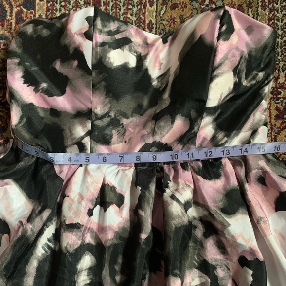 🥳HOST PICK🥳 Venus Sweetheart Strapless - Picture 9 of 10